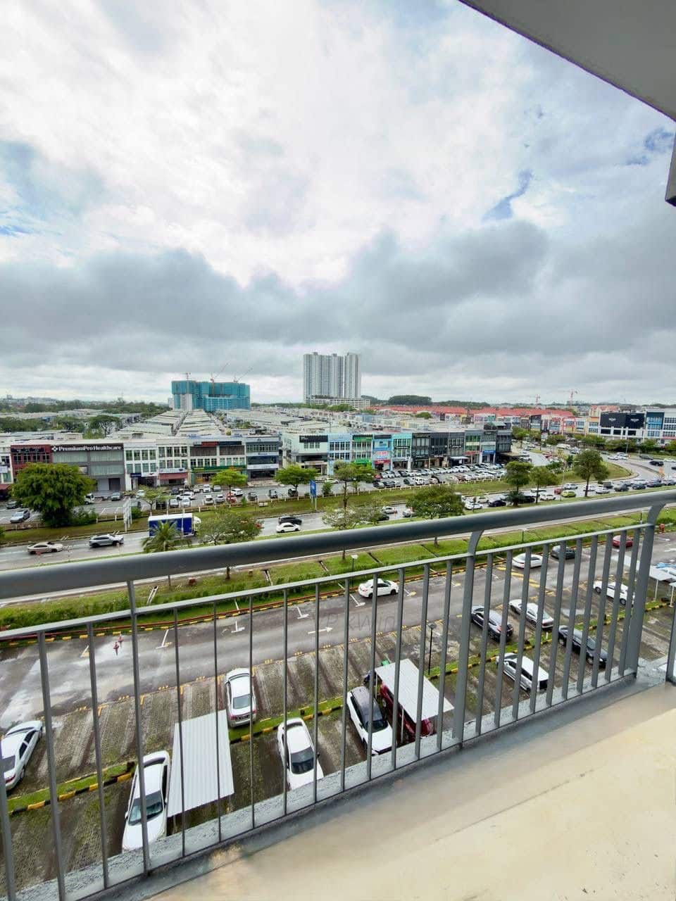 Lake View Suite Taman Austin Perdana 3