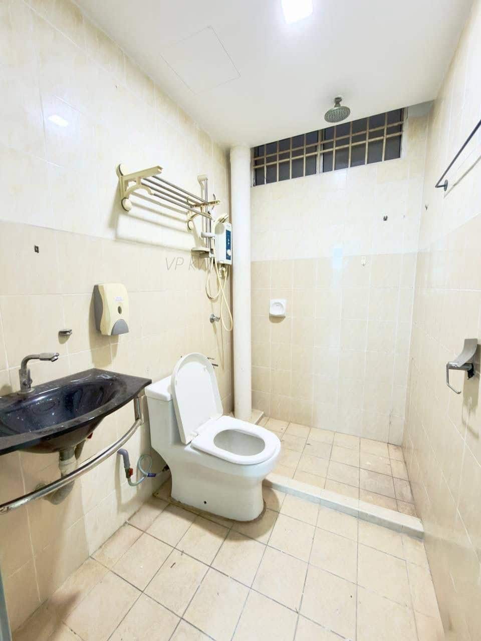 Lake View Suite Taman Austin Perdana 11