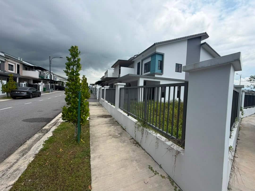 Double Storey Corner Lot Jalan Laman Citra 4