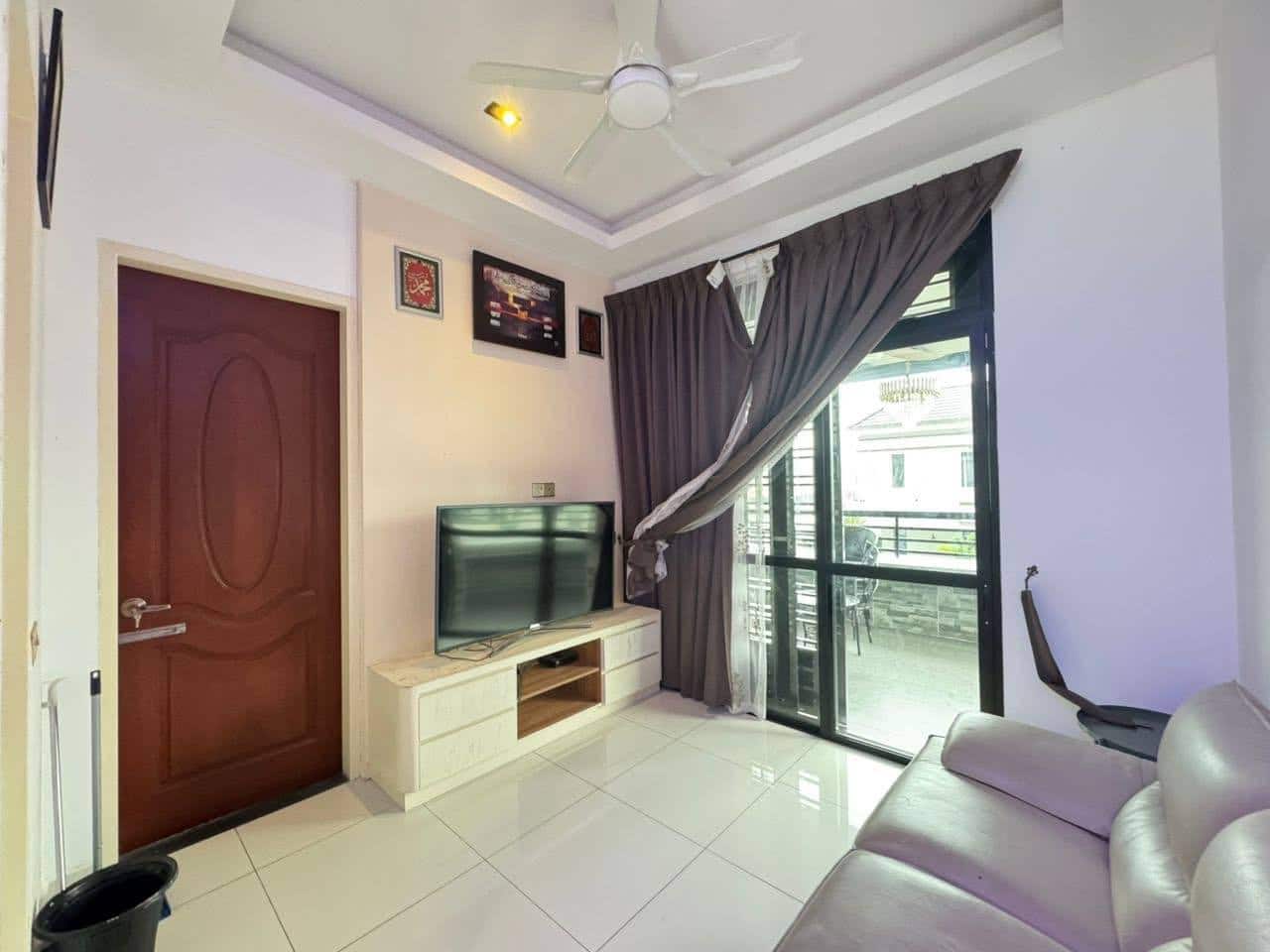 Double Storey Terrace Corner Taman ekoflora 3