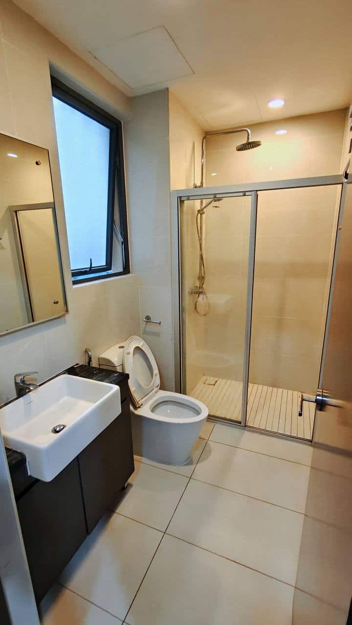 Condo Danga Bay 8