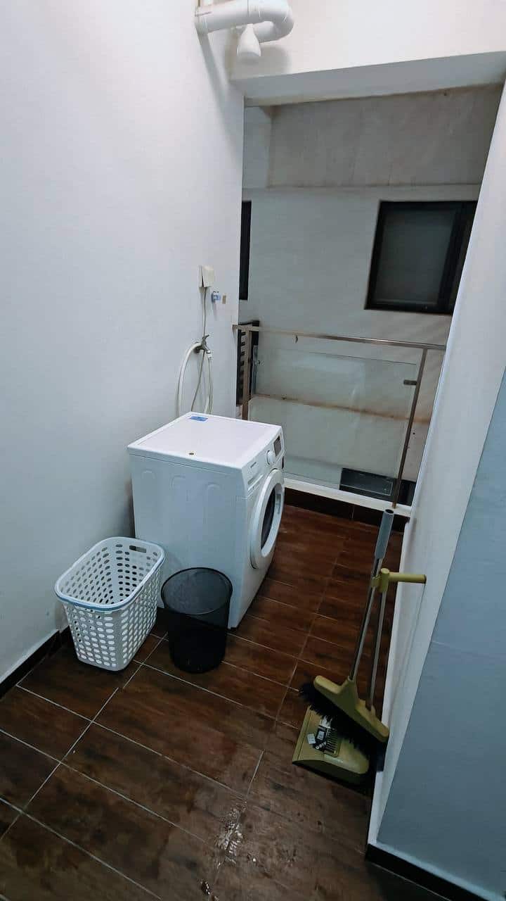 Condo Danga Bay 10