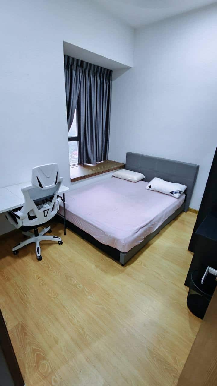 Condo Danga Bay 7