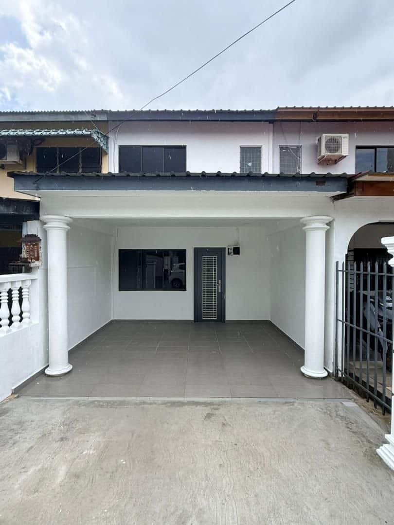 Double storey low cost Taman Damai Jaya 1