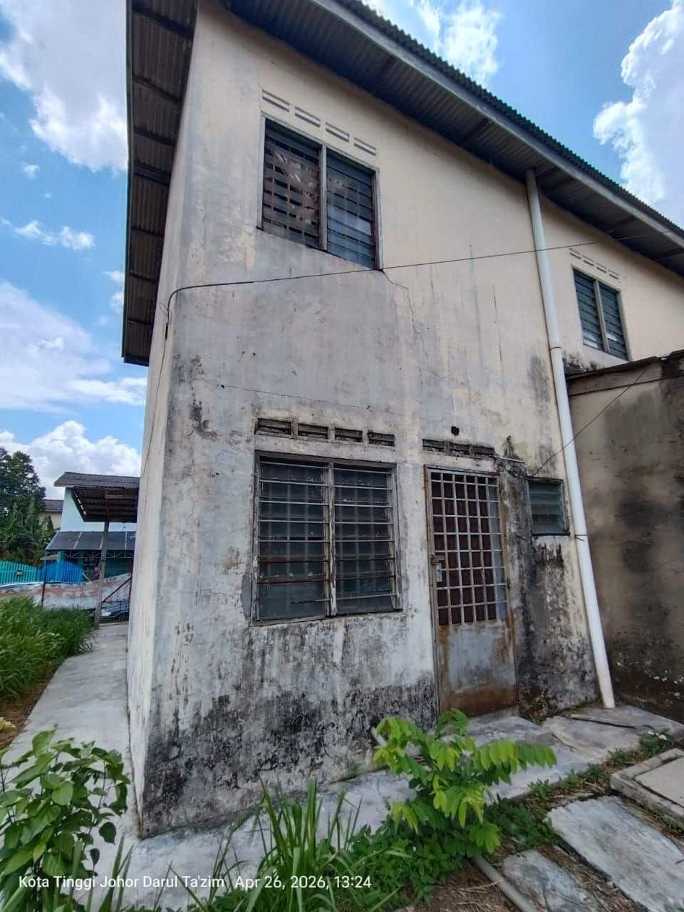 Double Storey Low Cost Terrace Corner Jalan Gelama Taman Ria 4