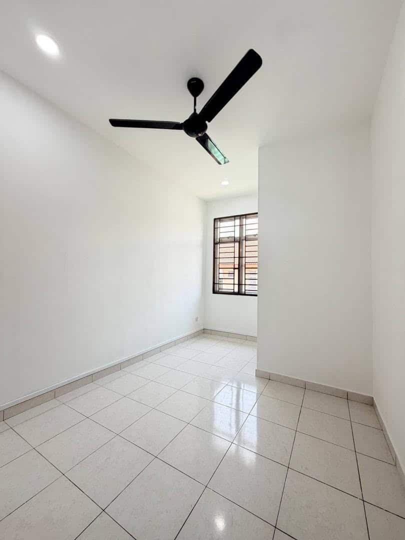 Intermediate unit Taman Bukit Indah 4