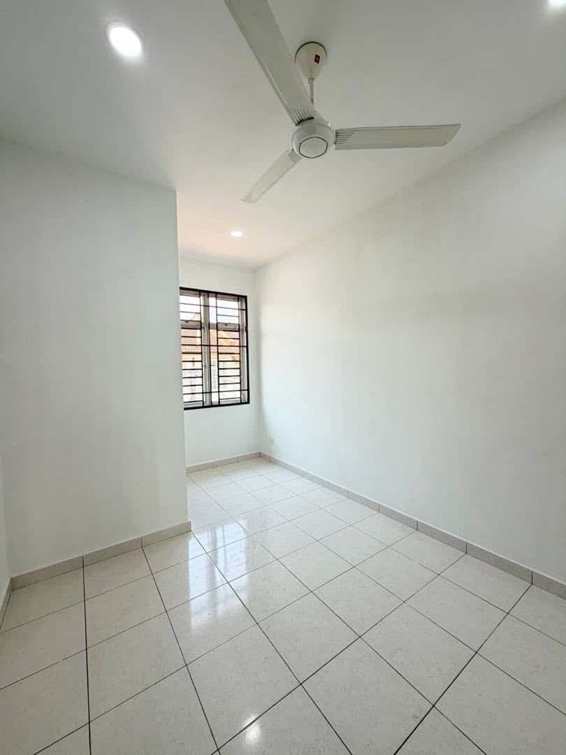Intermediate unit Taman Bukit Indah 5
