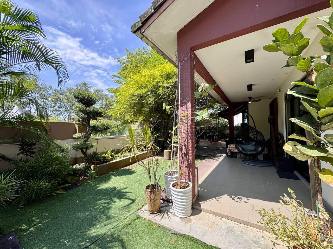 2.5 Storey Semi Detached Corner lot Jalan Bentara 6