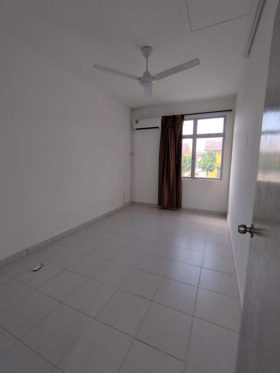 2.5 storey Taman Pulai Mutiara 4