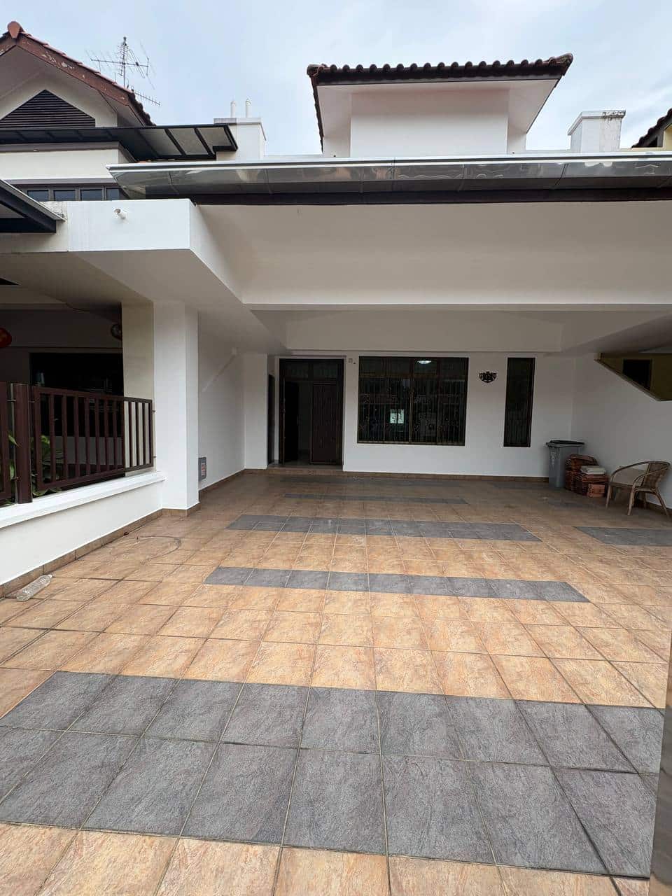 Double Storey House Molek Grove 3