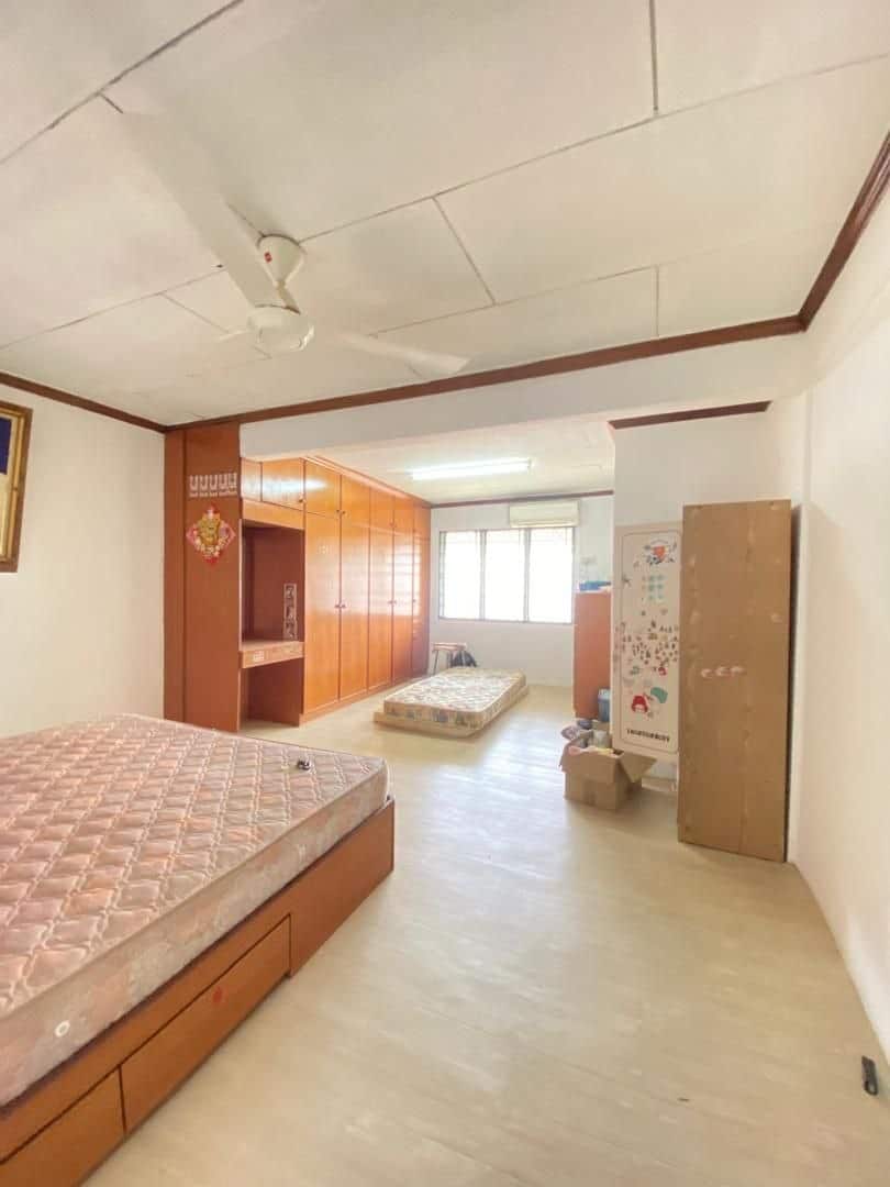 Double storey corner Taman Munsyi Ibrahim 6