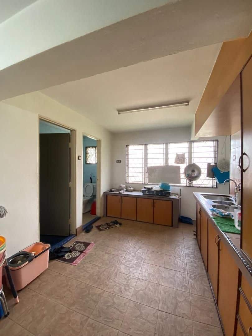 Double storey corner Taman Munsyi Ibrahim 9