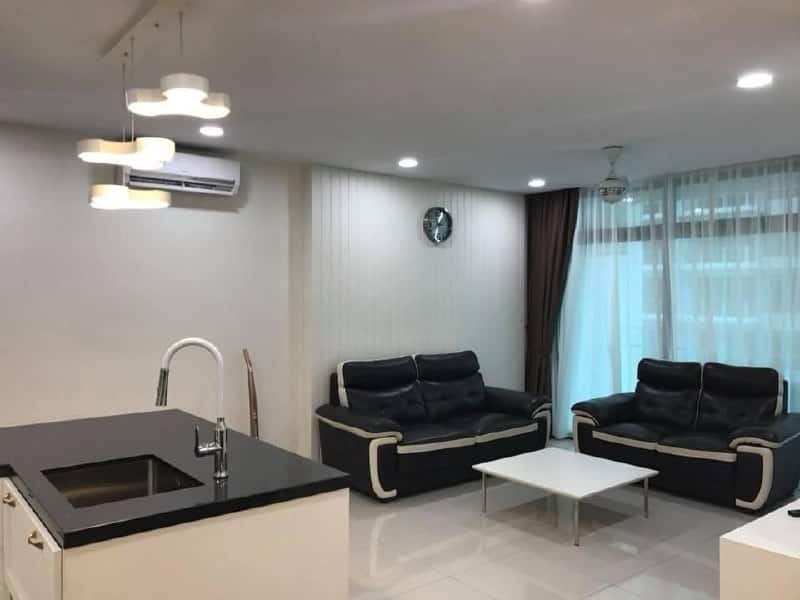 Service Apartment Parc Regency, Plentong 3