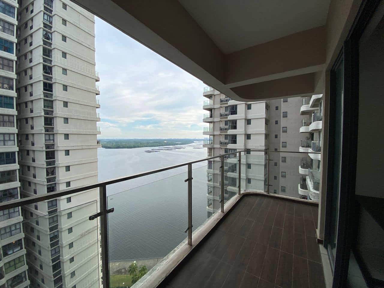 Condominium Bay Laurel 2
