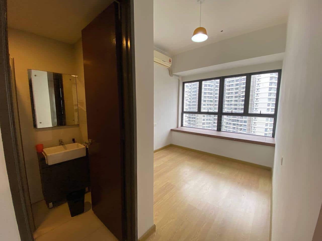 Condominium Bay Laurel 4