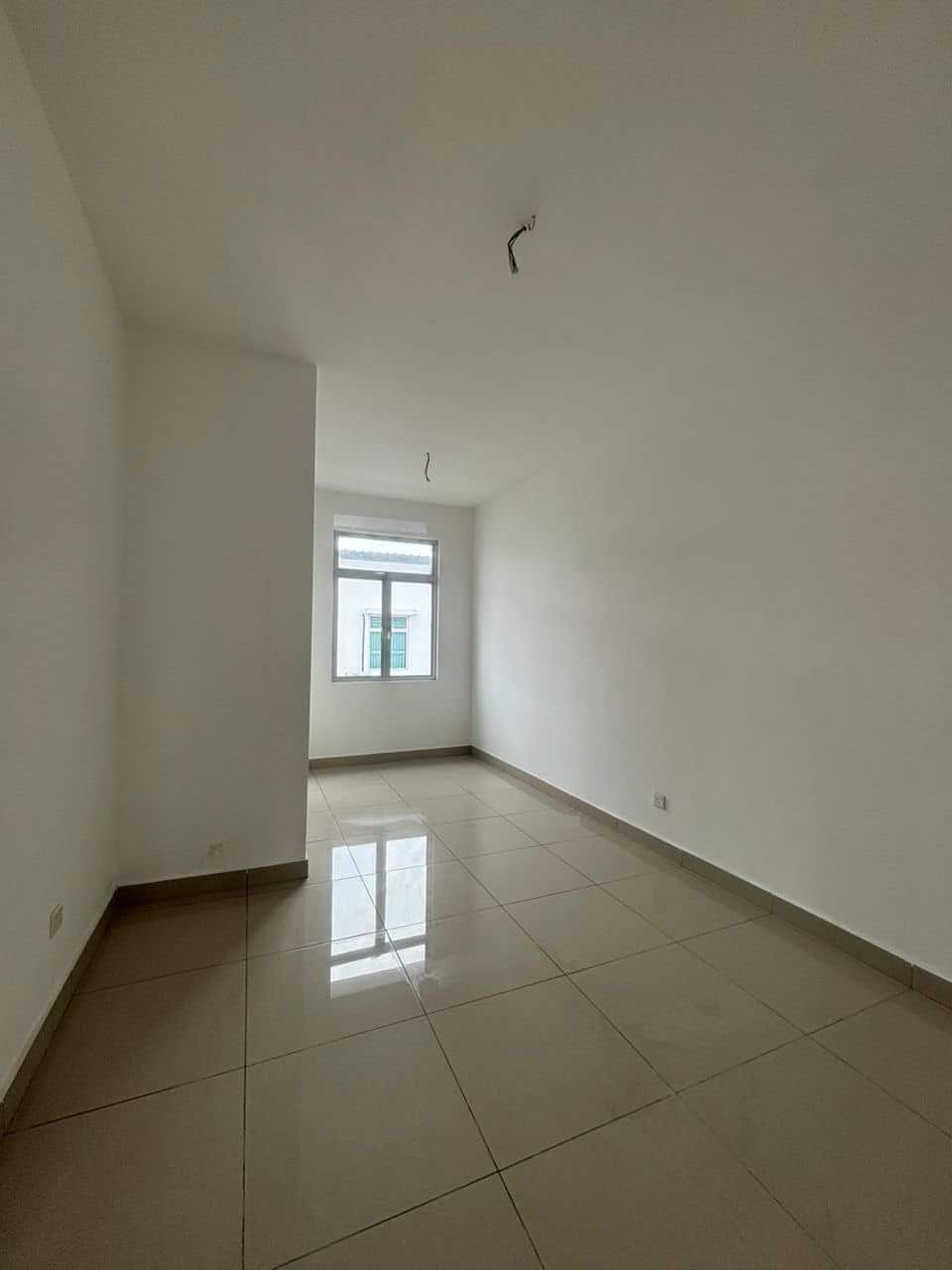 Double Storey Terrace (End Lot) Jalan Iris, Kensington (Bandar Indahpura) 12