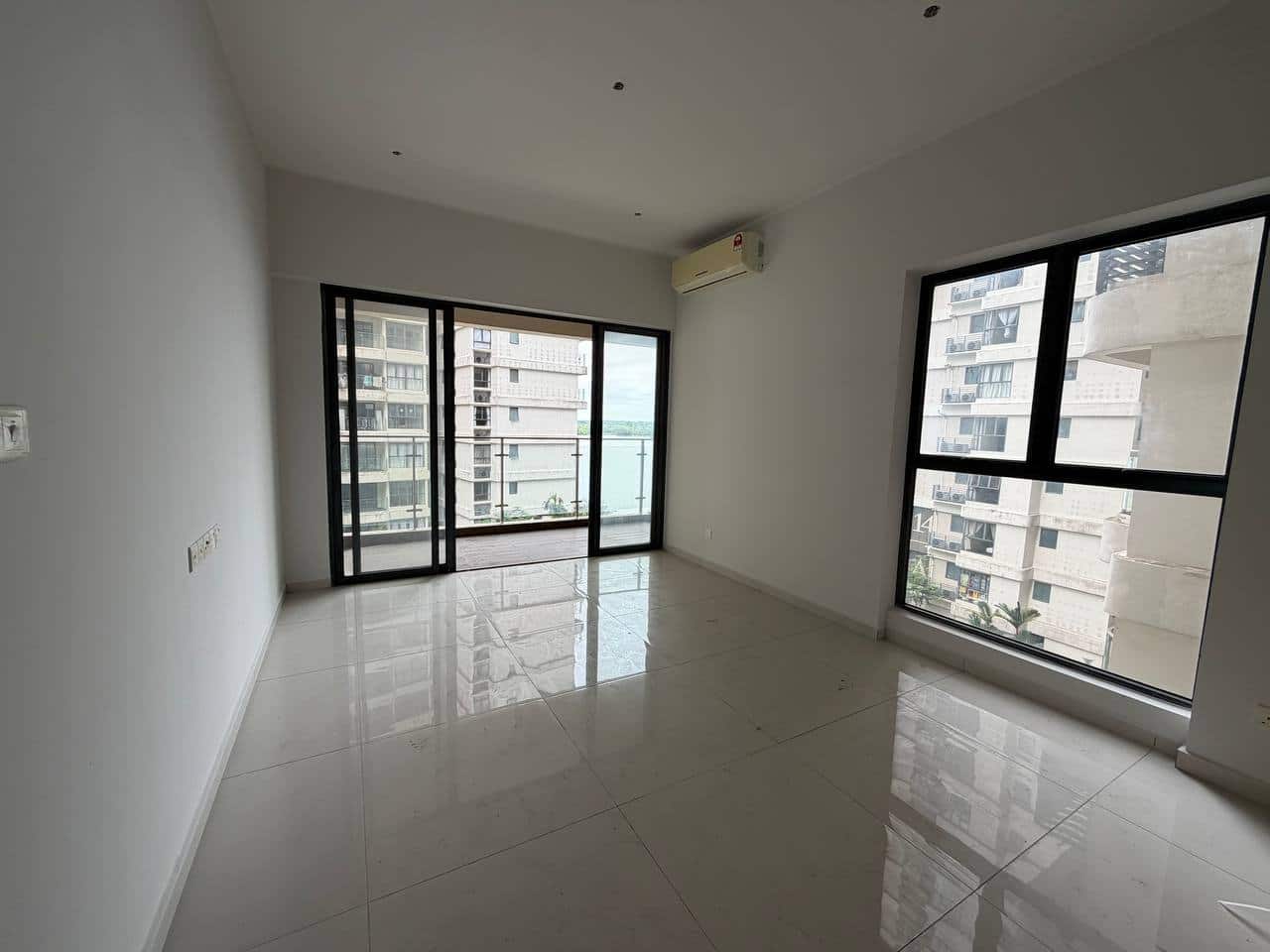 Condominium Bay Laurel Country Garden Danga Bay 3