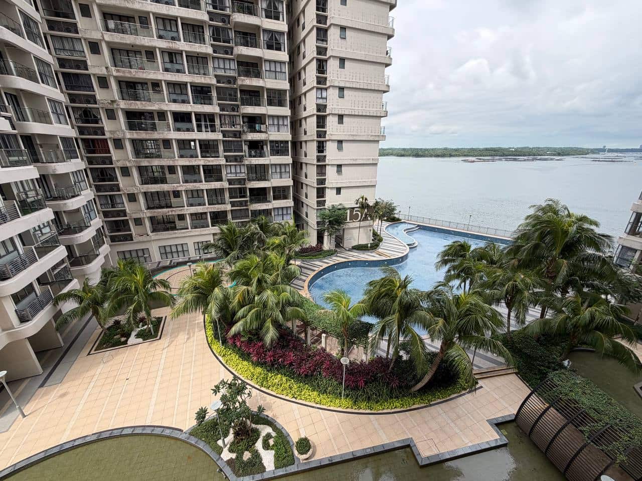 Condominium Bay Laurel Country Garden Danga Bay 1