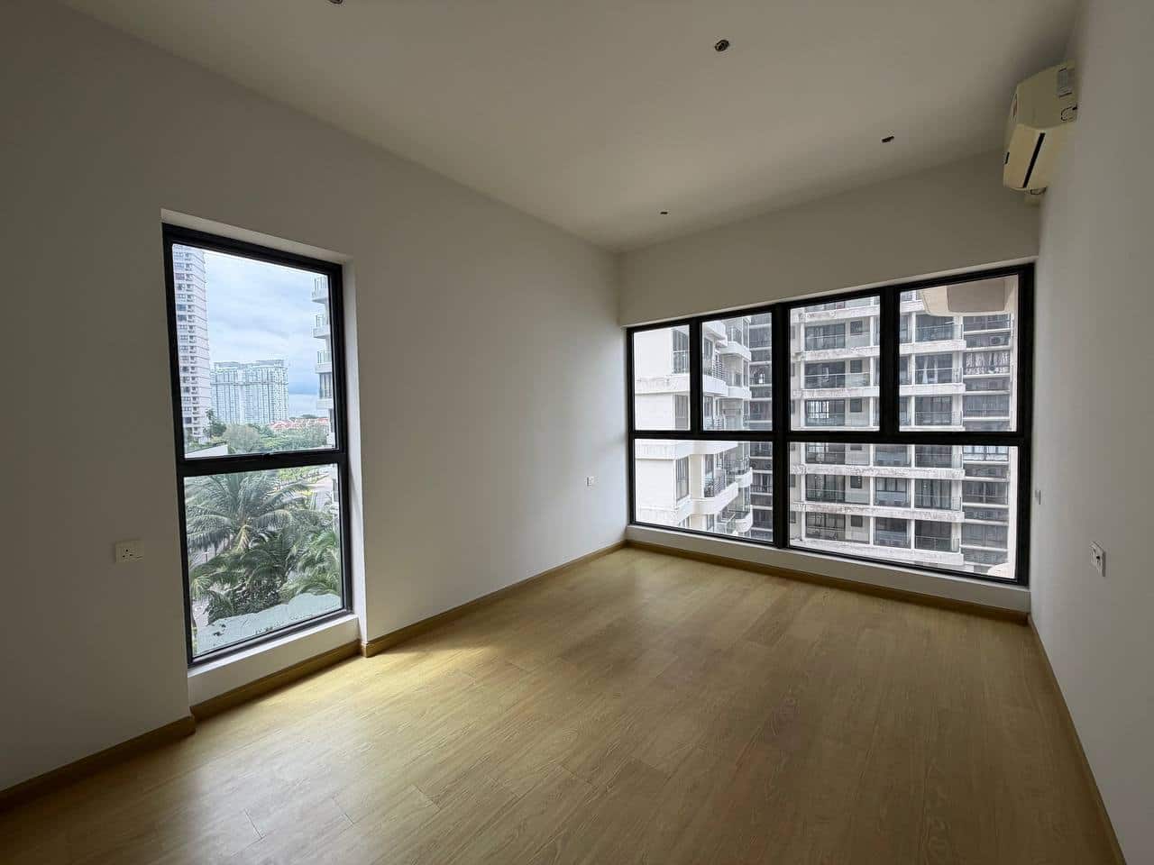 Condominium Bay Laurel Country Garden Danga Bay 4