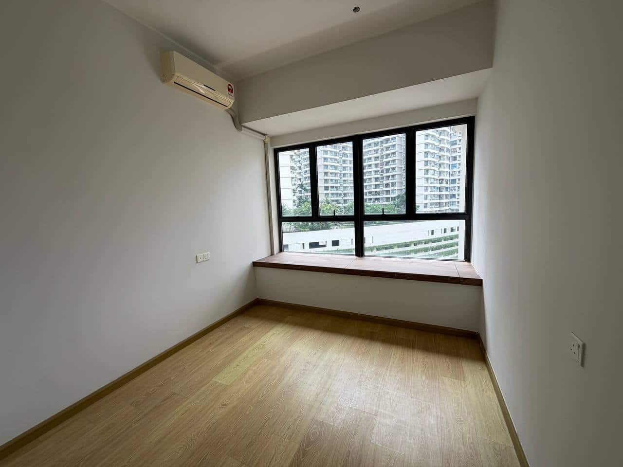 Condominium Bay Laurel Country Garden Danga Bay 11
