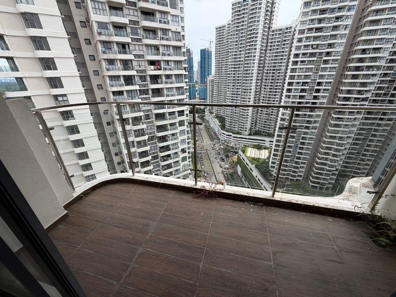 Condominium Bay Laurel Country Garden Danga Bay 4