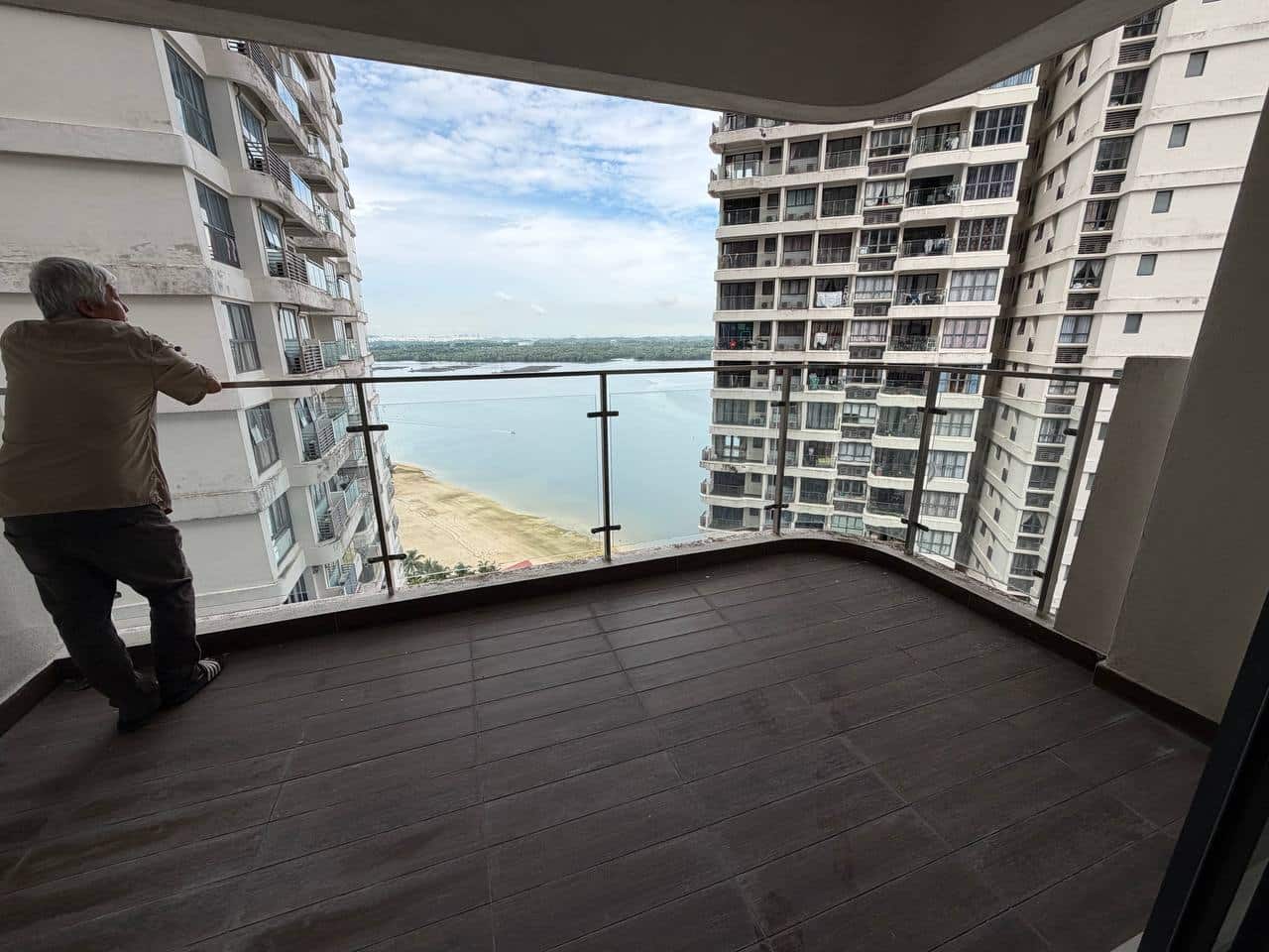 Condominium Danga Bay 2