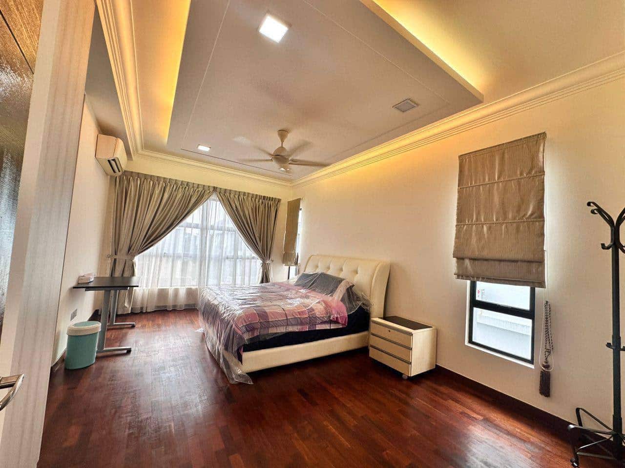 Three Storey Cluster Canal Garden South Horizon Hills 6