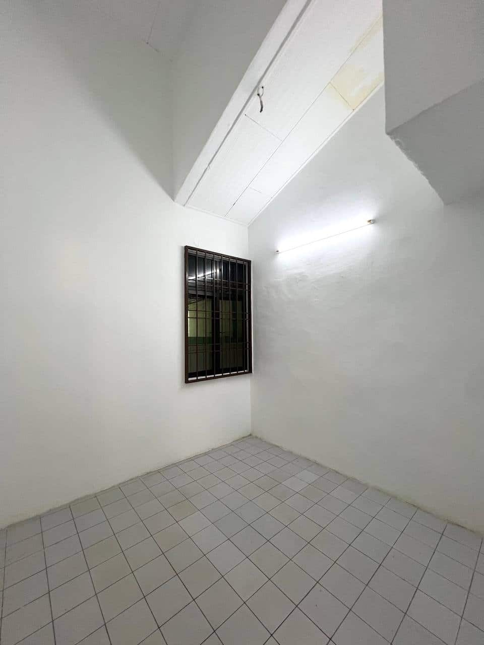 Single Storey Terrace Desa Cemerlang 7