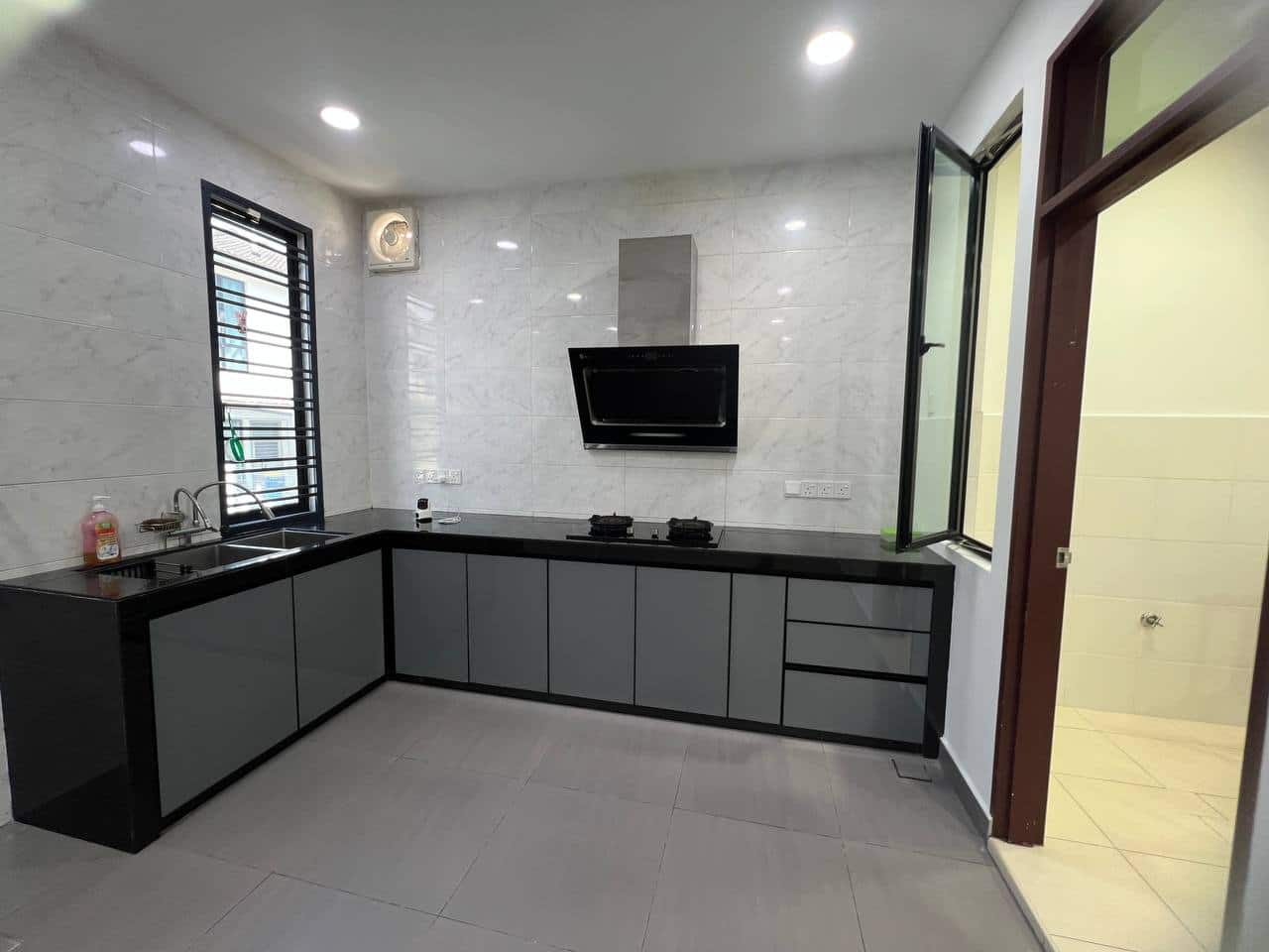 Double storey terrace Endlot Austin Duta 2 3
