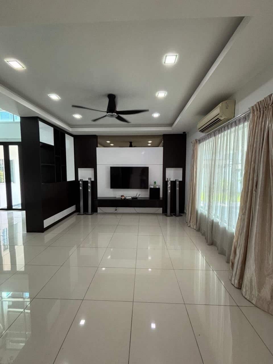 2.5 Storey corner lot Sutera Utama 2