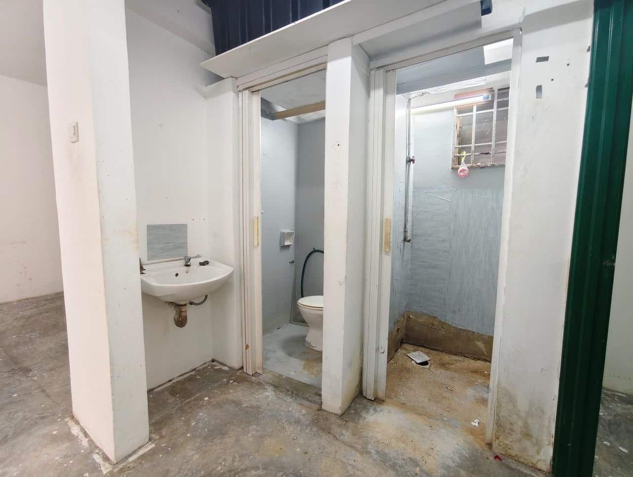 Low Cost Flat Taman Pelangi Indah 7