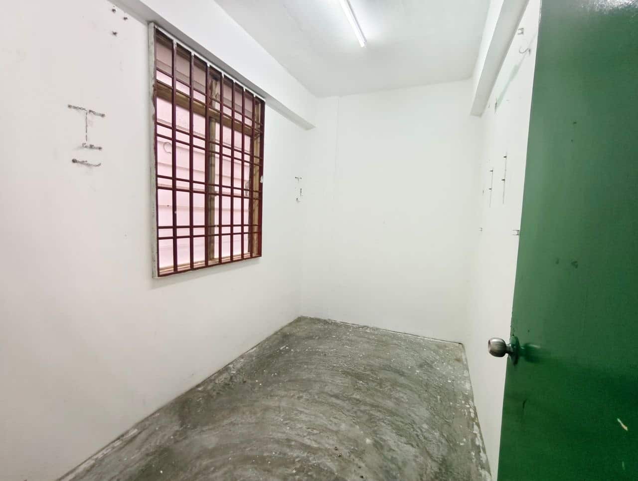 Low Cost Flat Taman Pelangi Indah 5