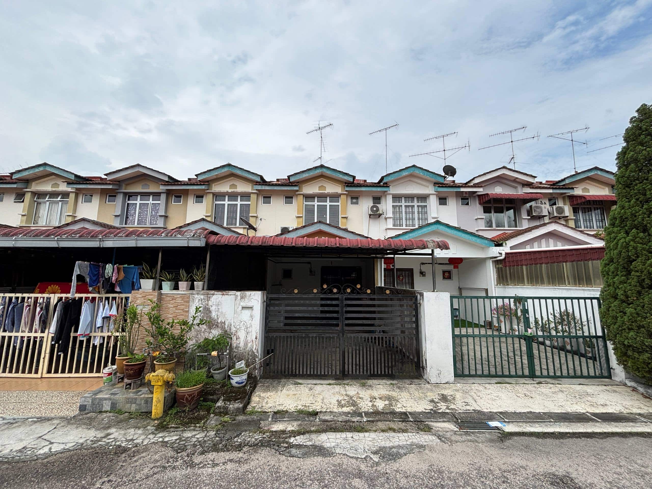 Double Storey Medium Low Cost Terrace House Taman Lagenda 1