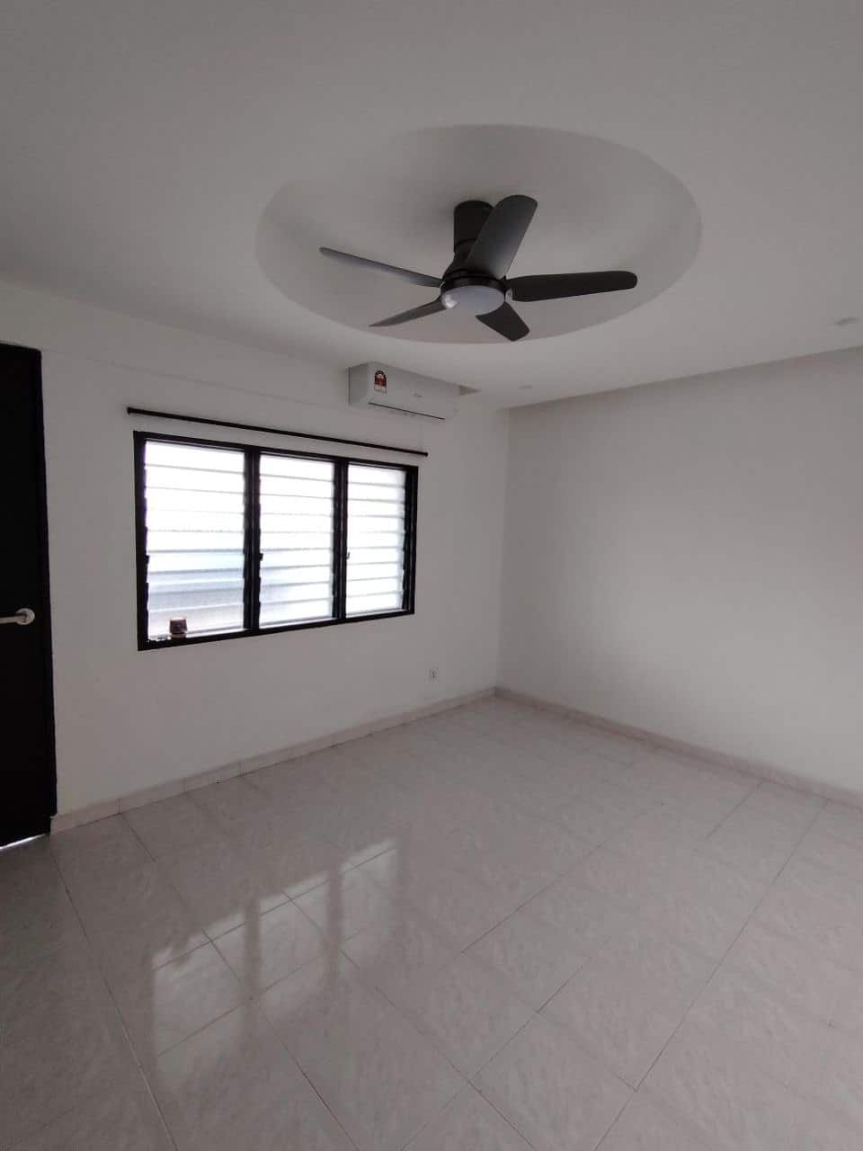 Serviced Apartment Taman Austin Perdana 1
