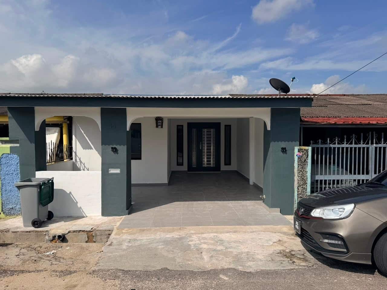 Single storey low cost Jalan Melor 4 1