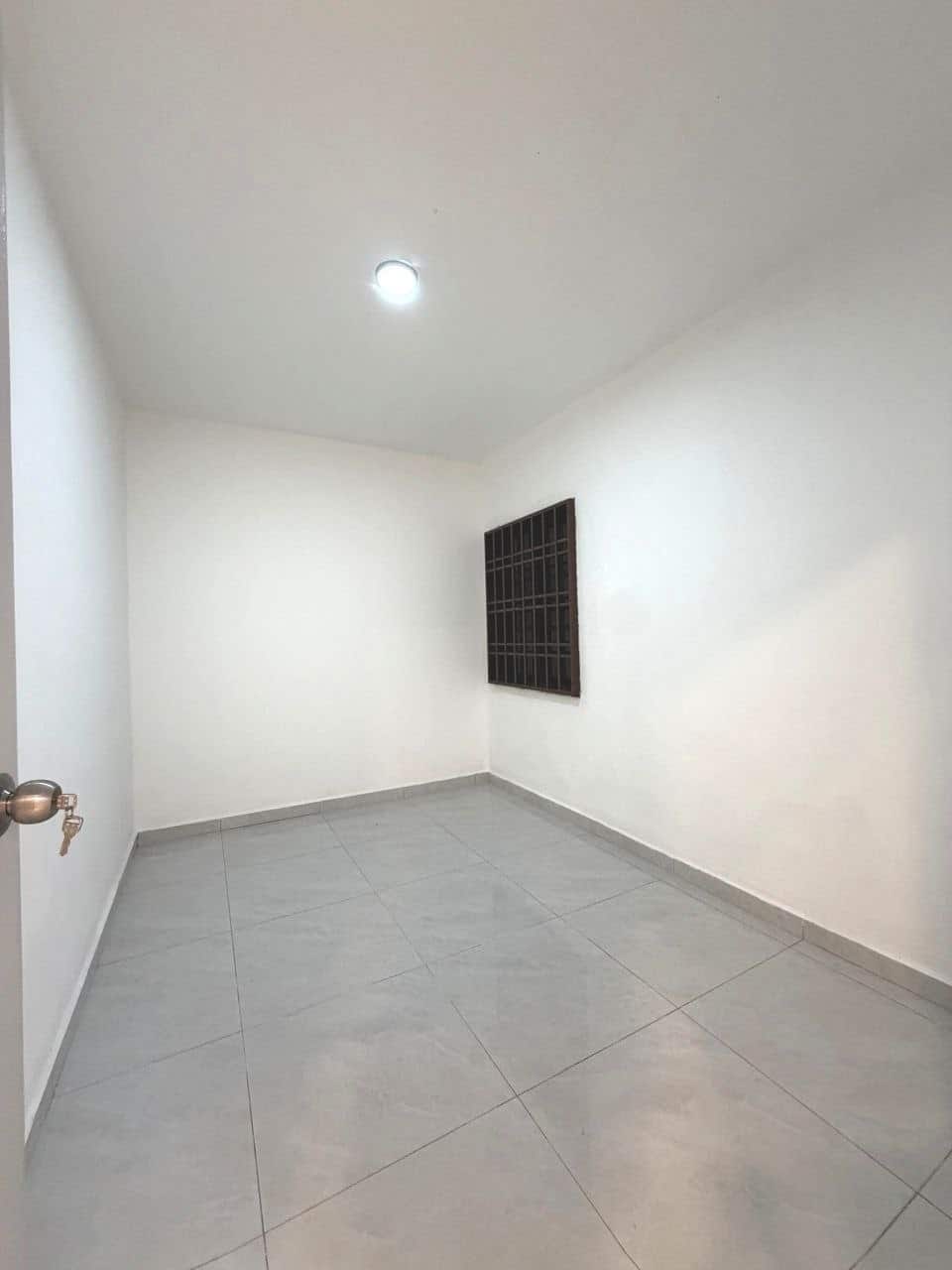Low Cost Flat Tasek 64 3