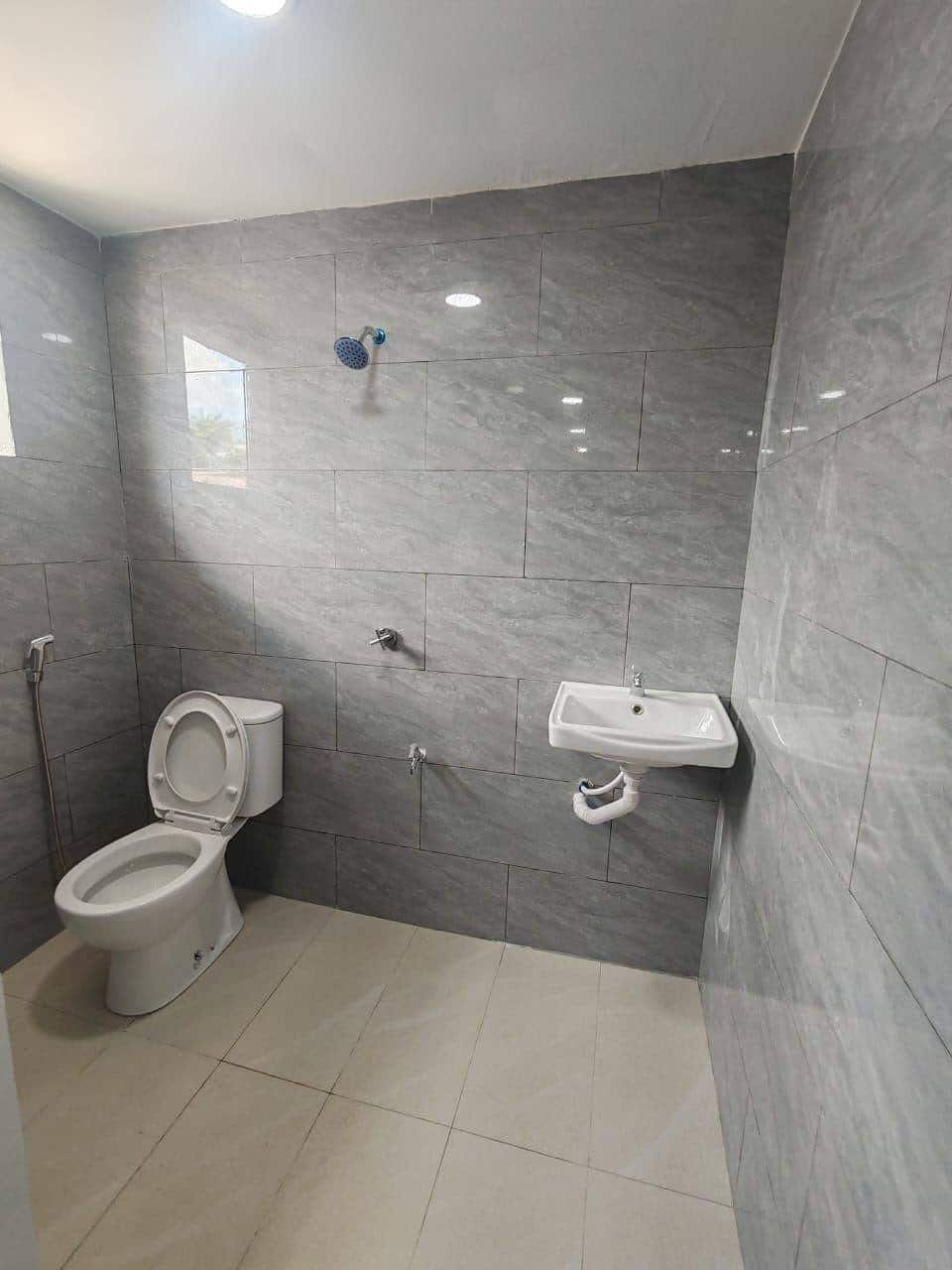 Low cost single storey Tun aminah 8