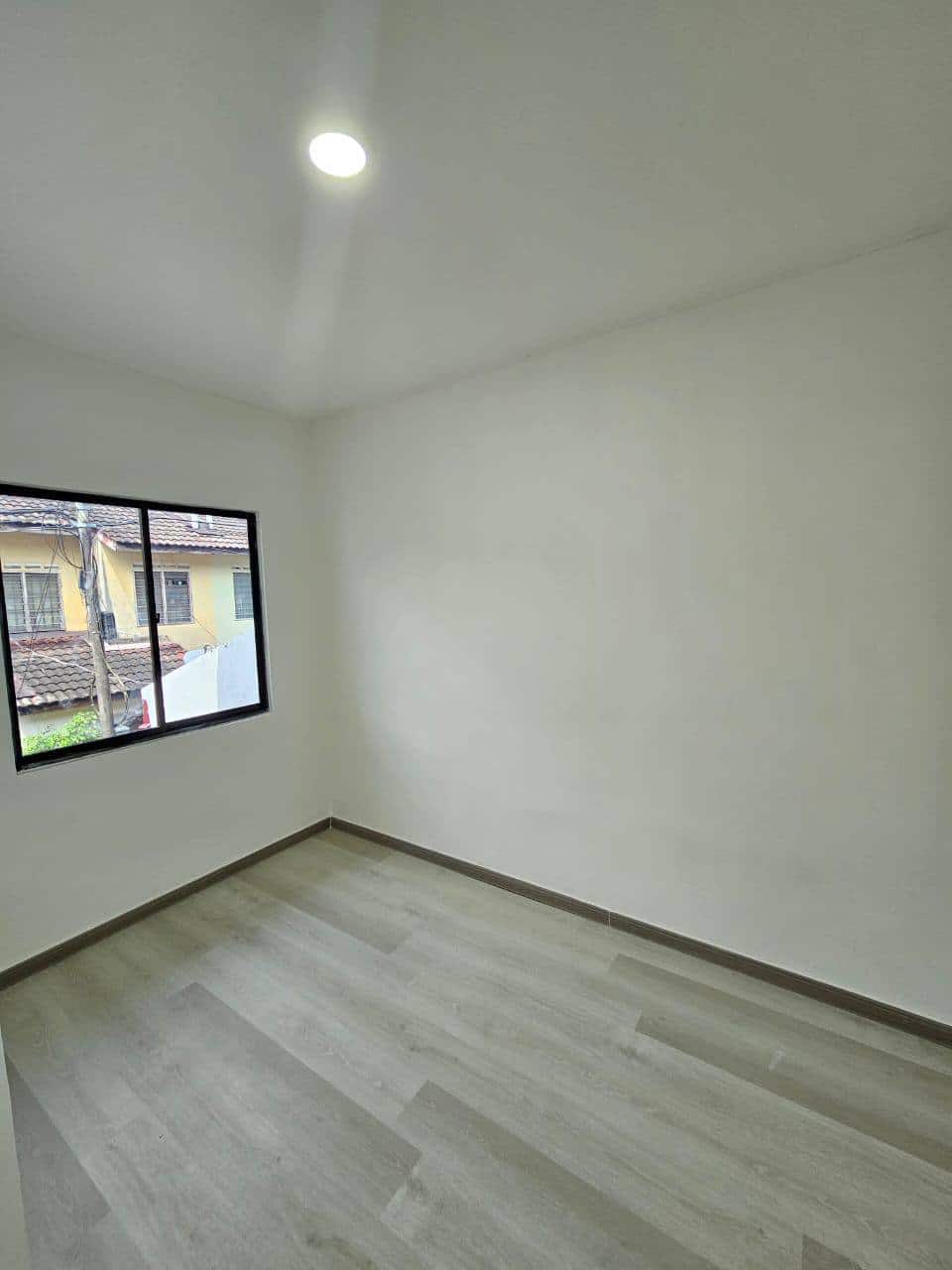 Double Storey Low Cost Bandar Seri Alam 5