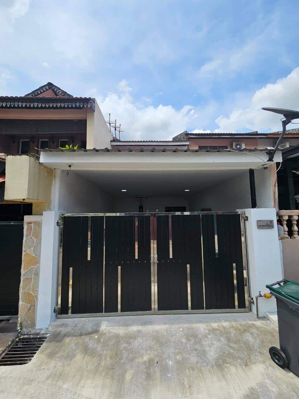 Double Storey Low Cost Bandar Seri Alam 11