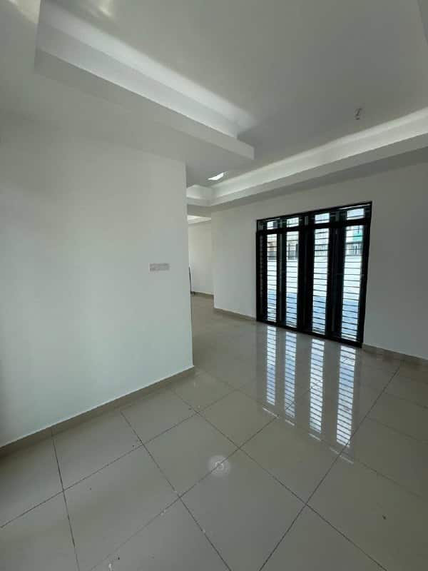 Double Storey Zero Lot Bungalow Corner Eroca Hills 4