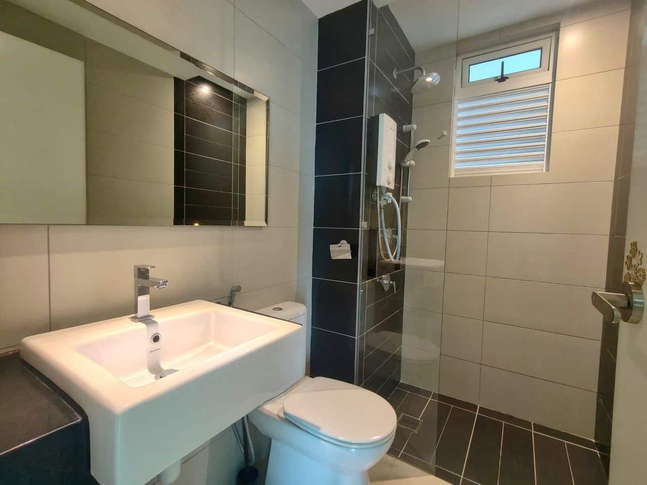 Condo Tropez Residences 7