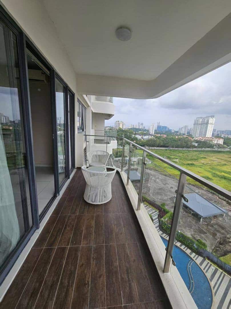 Condo Country Garden Danga Bay 2
