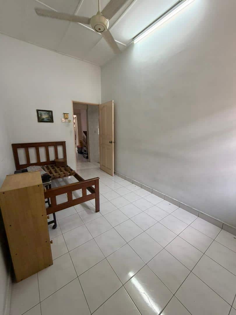 Single Storey Terrace Taman Molek 4