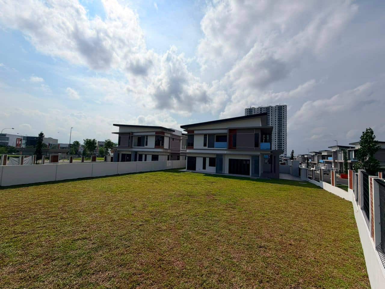 Double Storey Semi D Corner Lot Uda Utama 3