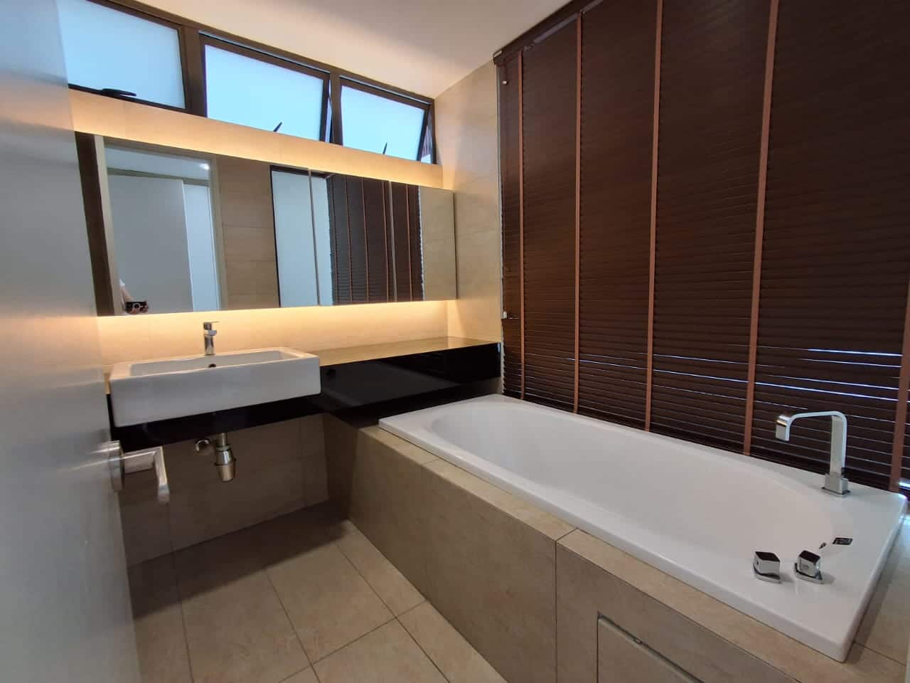 Wateredge Apartment Senibong Cove 10
