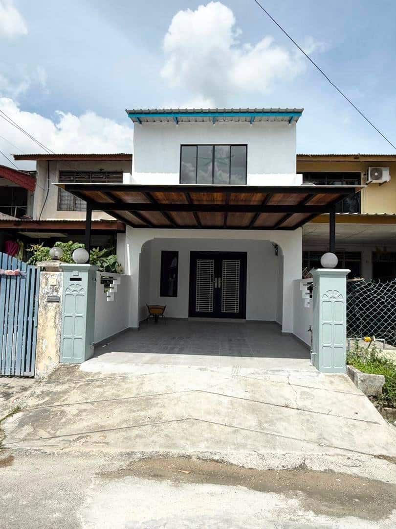 Double Storey Low Cost Jalan Keembong 47, Johor Jaya 1