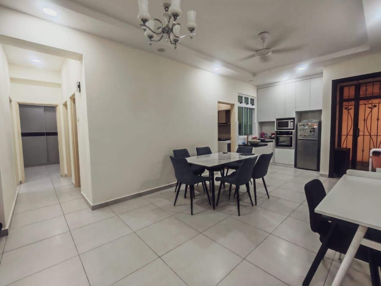 3 Bedroom Larkin 6
