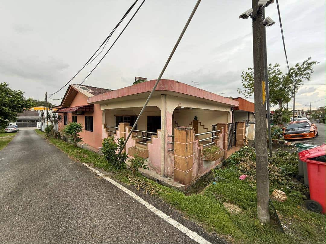 Single storey endlot Kulai Besar 1