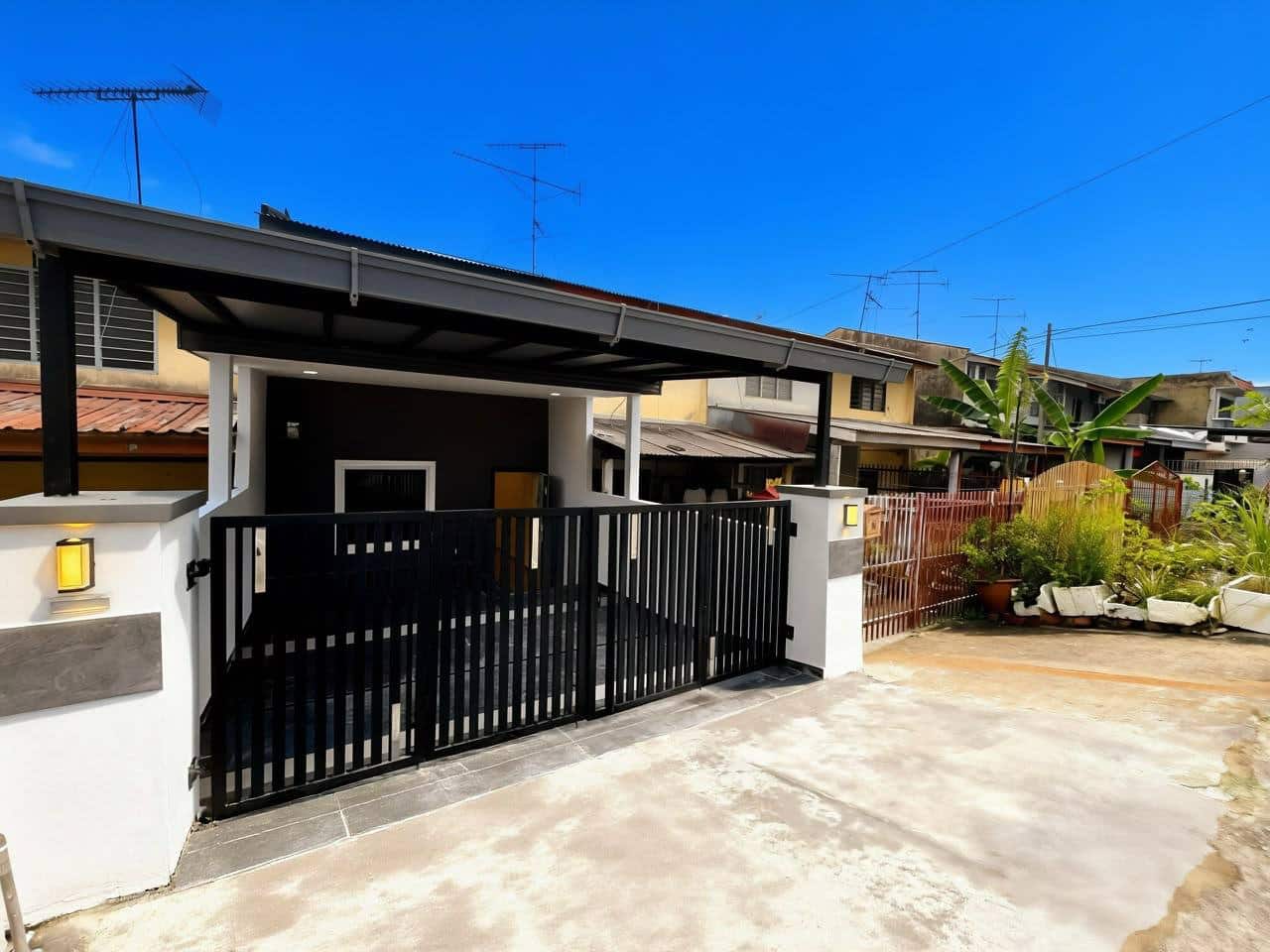 Double Storey Low Medium Cost Tmn Saleng 1