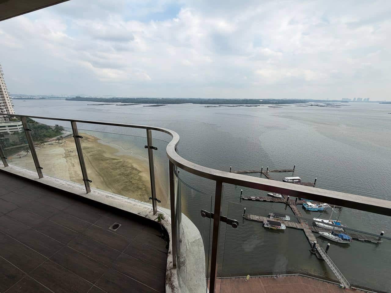 Condominium Royal Stand Country Garden Danga Bay 6